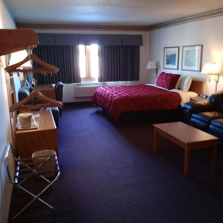 Fairbridge Inn & Suites Thorp Esterno foto