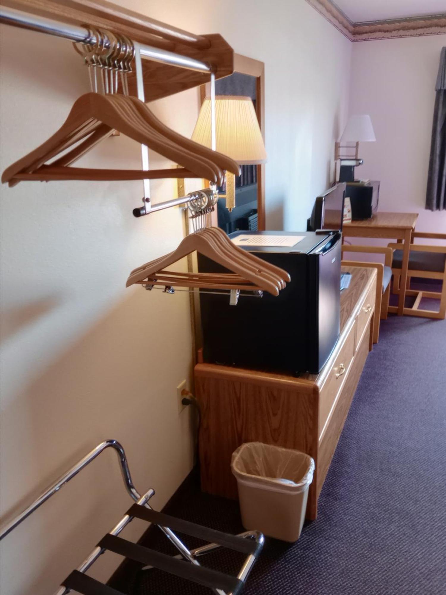Fairbridge Inn & Suites Thorp Esterno foto