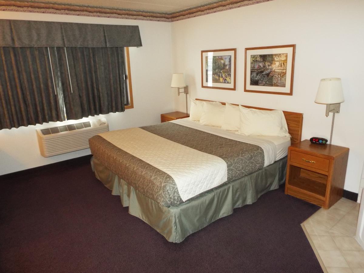 Fairbridge Inn & Suites Thorp Esterno foto