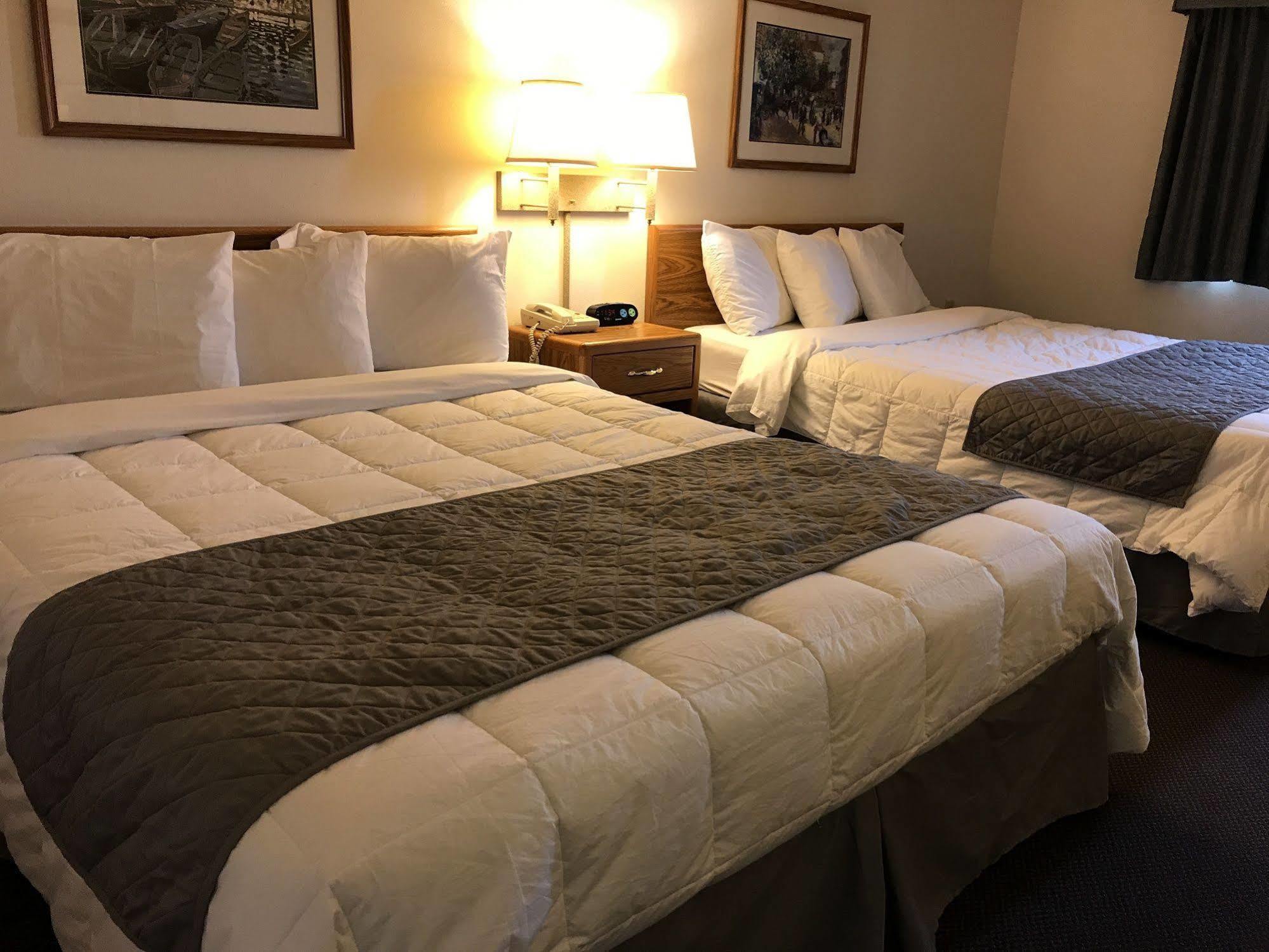 Fairbridge Inn & Suites Thorp Esterno foto