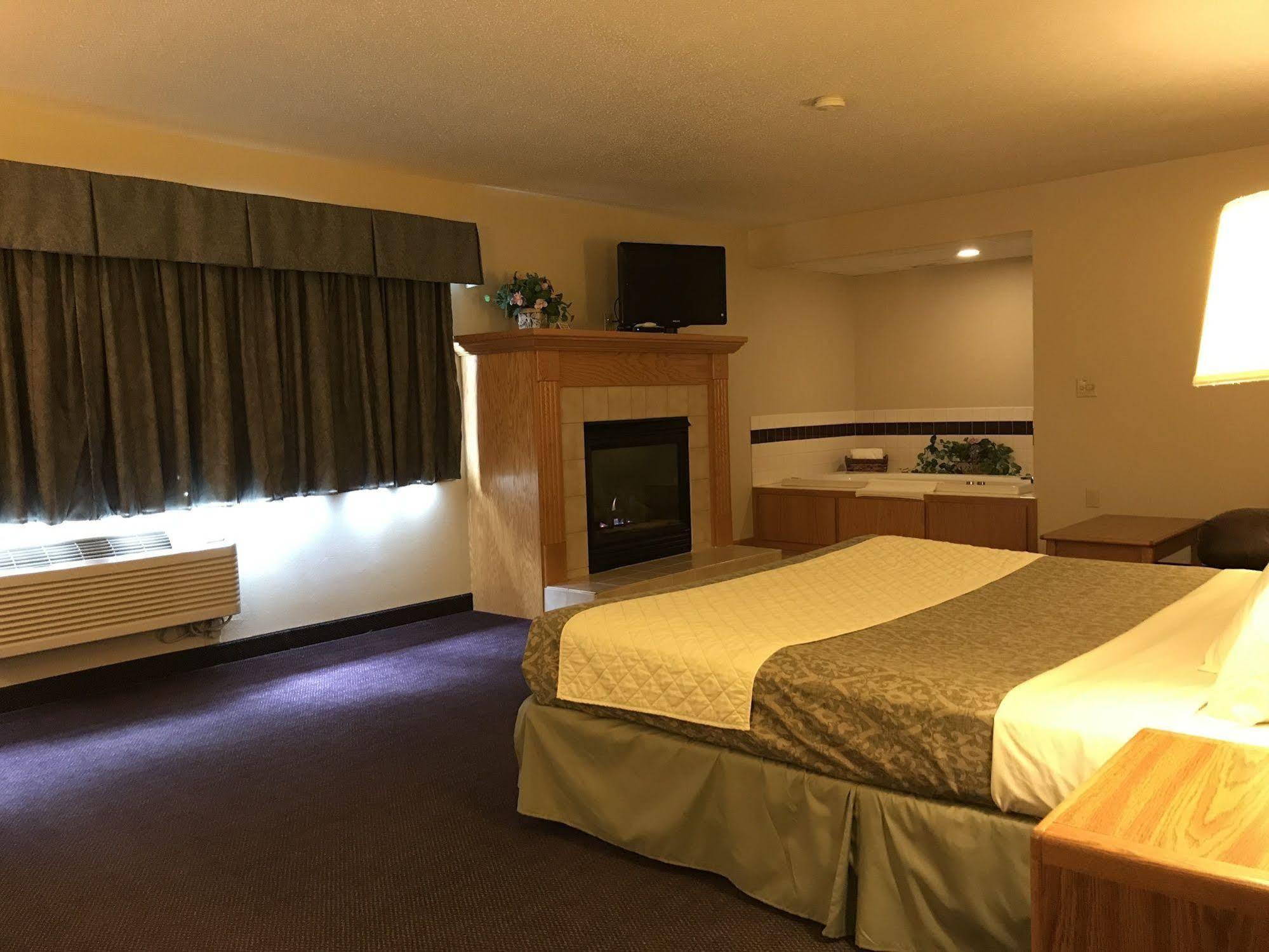 Fairbridge Inn & Suites Thorp Esterno foto