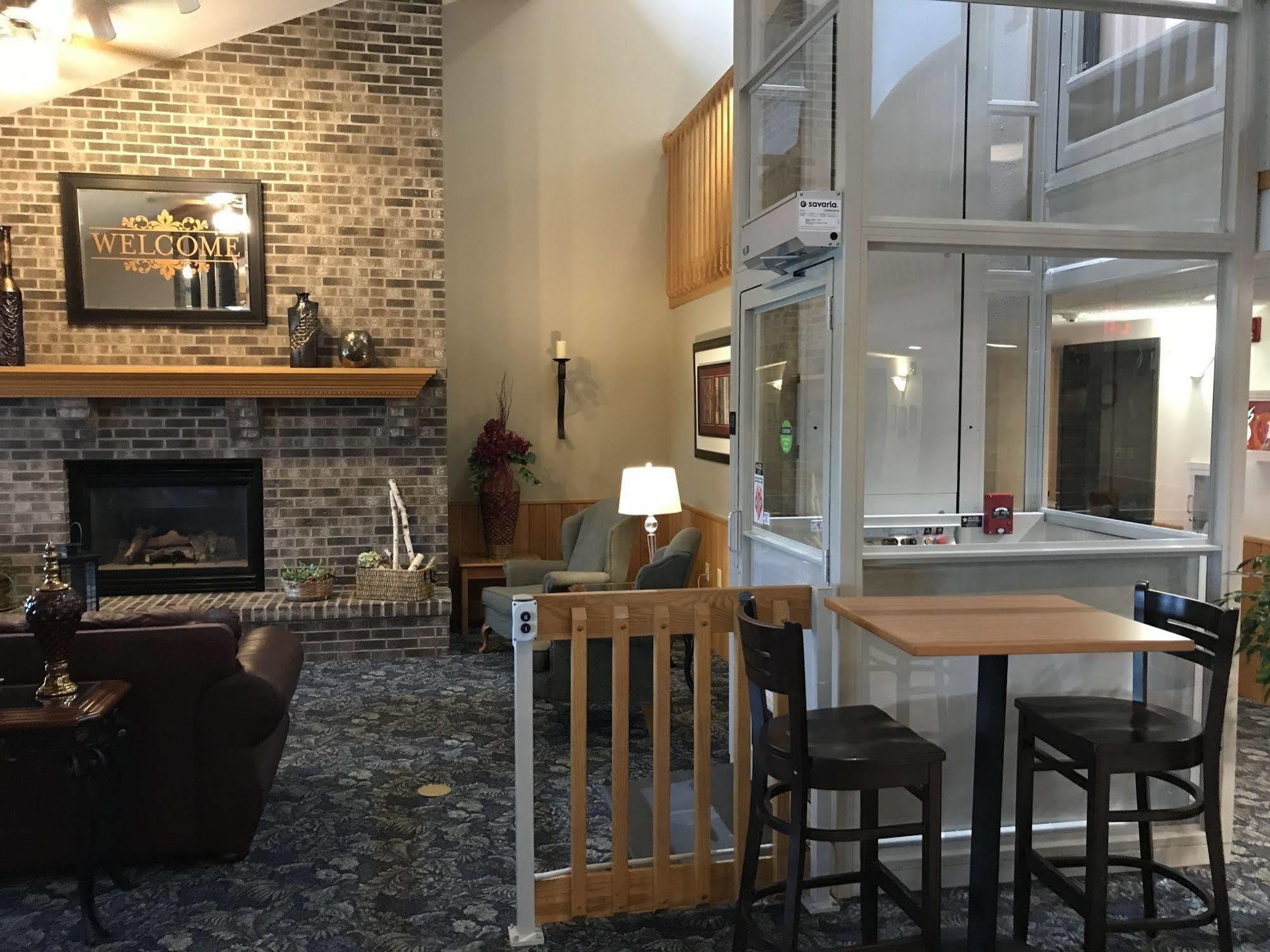 Fairbridge Inn & Suites Thorp Esterno foto